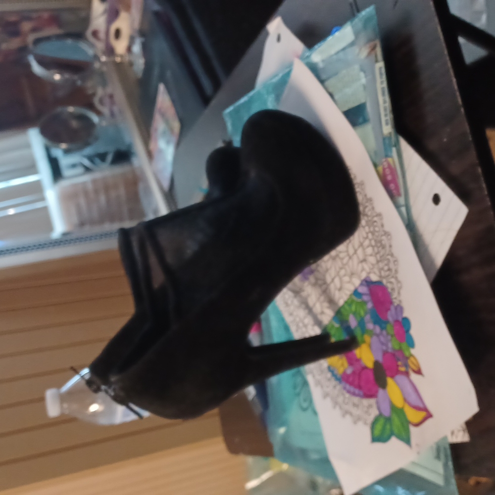 Jessica Simpson Black Platforms